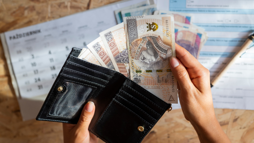 Binek otomobillerin giderlerine kısıtlama getirildi.