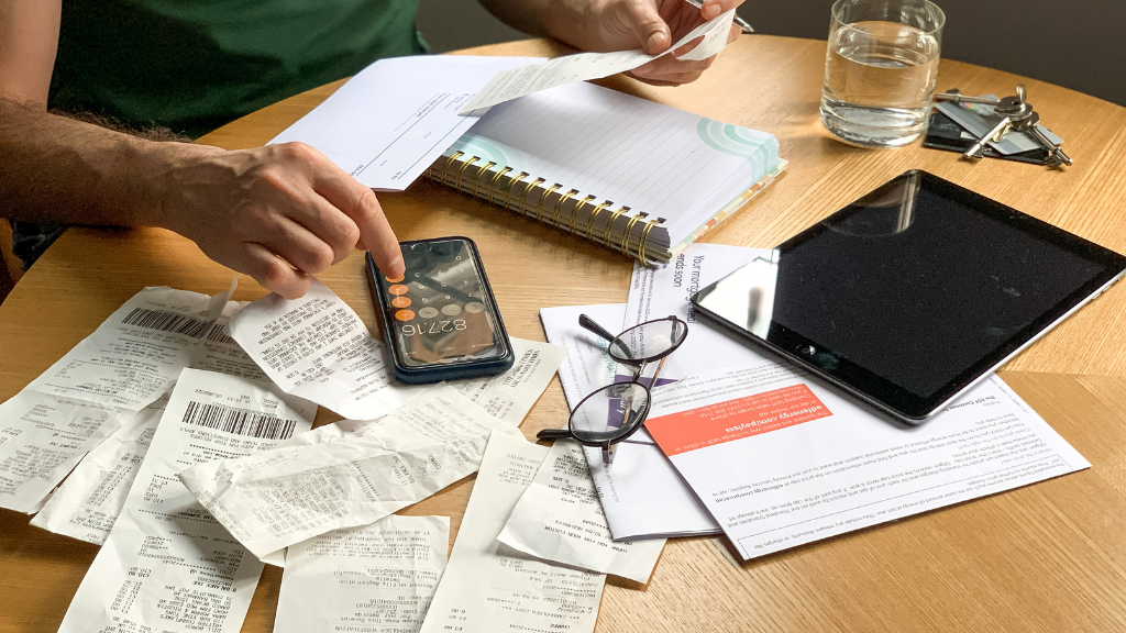 Serbest Meslek Makbuzunda Stopaj: Kim Öder, Nasıl Hesaplanır, Ne Zaman Beyan Edilir?